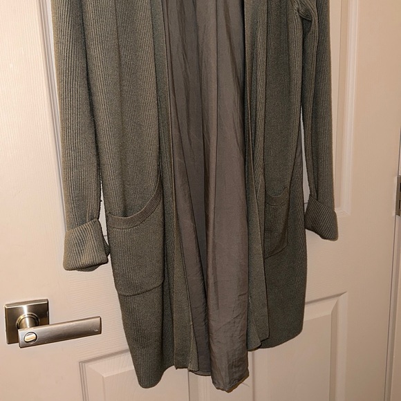 Lululemon Still At Ease Wrap (size 8) Grey Sage - Picture 4 of 10